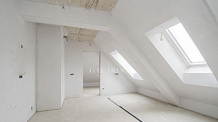 Четиристаен апартамент на две нива за продажба в кв. Дианабад