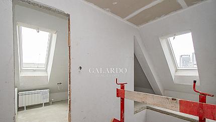 Четиристаен апартамент на две нива за продажба в кв. Дианабад