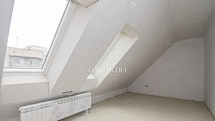 Четиристаен апартамент на две нива за продажба в кв. Дианабад