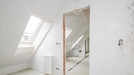 Четиристаен апартамент на две нива за продажба в кв. Дианабад