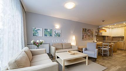 Двустаен апартамент за продажба в затворен комплекс в кв. Симеоново