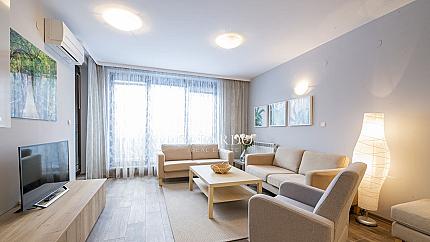 Двустаен апартамент за продажба в затворен комплекс в кв. Симеоново