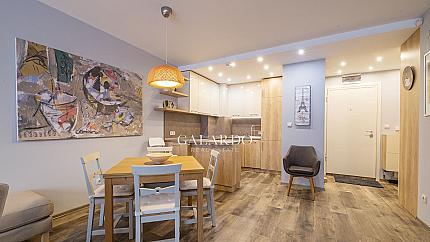 Двустаен апартамент за продажба в затворен комплекс в кв. Симеоново