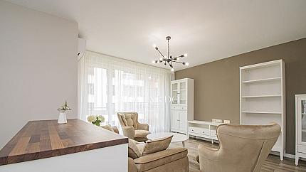 Луксозно обзаведен тристаен апартамент под наем в жк.Дианабад