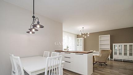 Луксозно обзаведен тристаен апартамент под наем в жк.Дианабад