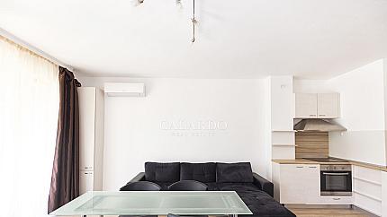 Тристаен апартамент със собствен двор в кв. Драгалевци