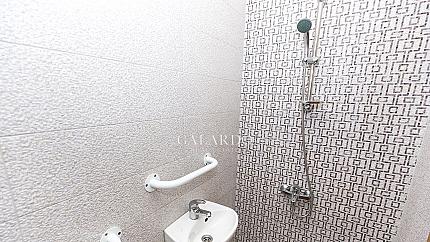 Тристаен апартамент със собствен двор в кв. Драгалевци