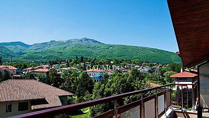 Тристаен апартамент в кв. Драгалевци