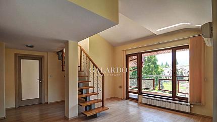 Тристаен апартамент в кв. Драгалевци