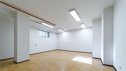 Еднопространствен офис в бизнес сграда в Лозенец