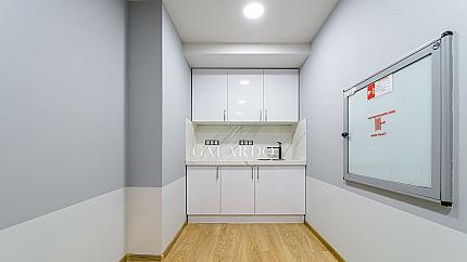 Еднопространствен офис в бизнес сграда в Лозенец