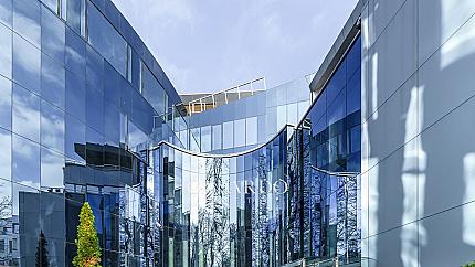 Еднопространствен офис в бизнес сграда в Лозенец