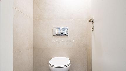 Офис в бизнес сграда