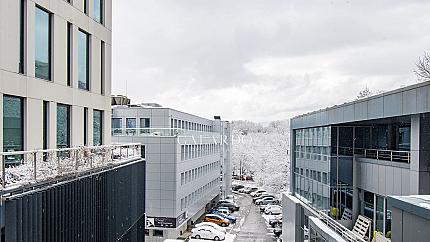 Офис в бизнес сграда