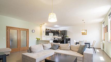 Apartment in a representative building next to the National Theater