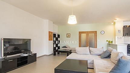 Apartment in a representative building next to the National Theater