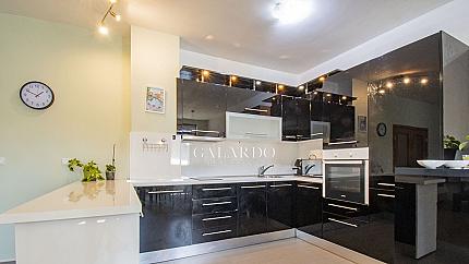 Apartment in a representative building next to the National Theater