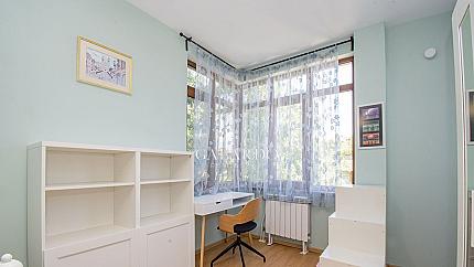 Apartment in a representative building next to the National Theater