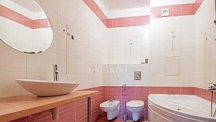 Apartment in a representative building next to the National Theater