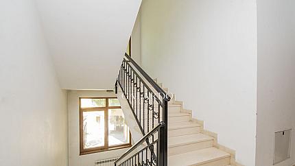 Apartment in a representative building next to the National Theater