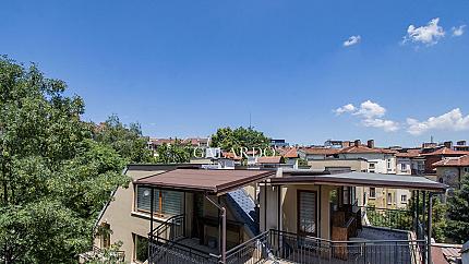 Apartment in a representative building next to the National Theater