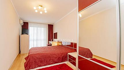 Spacious apartment next to James Boucher Metro Station