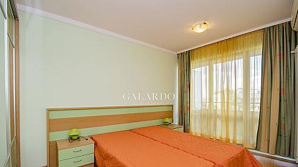 Spacious apartment next to James Boucher Metro Station