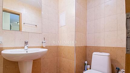 Spacious apartment next to James Boucher Metro Station