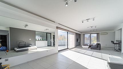 New designer house with furniture and yard, v.z. Bunker