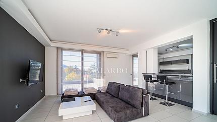 New designer house with furniture and yard, v.z. Bunker