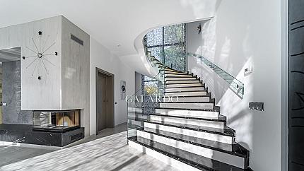 New designer house with furniture and yard, v.z. Bunker