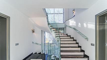 New designer house with furniture and yard, v.z. Bunker