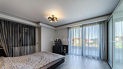 New designer house with furniture and yard, v.z. Bunker