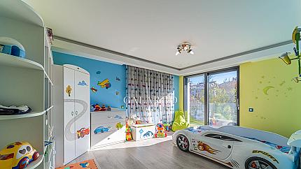 New designer house with furniture and yard, v.z. Bunker