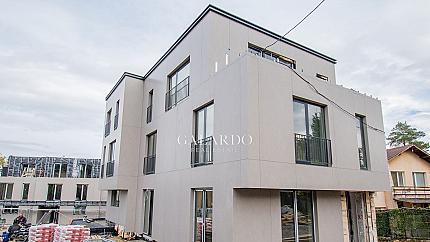 Просторна еднофамилна къща в нов затворен комплекс