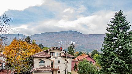 Просторна еднофамилна къща в нов затворен комплекс