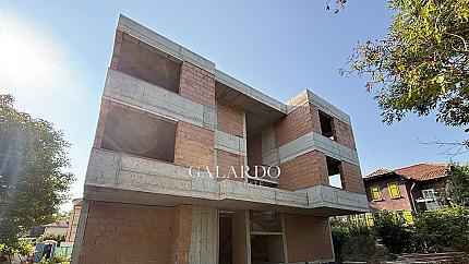 Elegant two-bedroom apartment with panoramic views in a boutique building in Ovcha Kupel