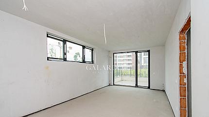 Двустаен апартамент със собствен двор в SouthEnd Residence