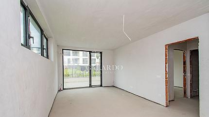 Двустаен апартамент със собствен двор в SouthEnd Residence