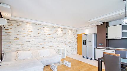 Стилен тристаен апартамент под наем