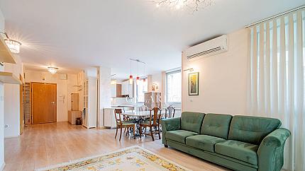 Четиристаен апартамент с подземен гараж в Симеоново