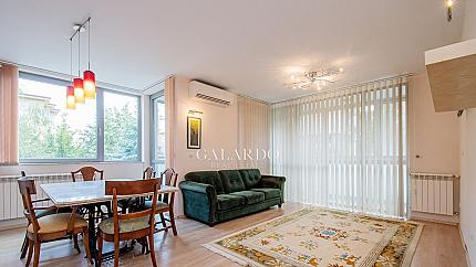 Четиристаен апартамент с подземен гараж в Симеоново