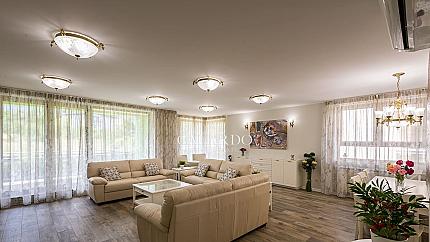 Луксозен четиристаен апартамент под наем с красива гледка към Витоша в Симеоново