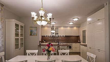 Луксозен четиристаен апартамент под наем с красива гледка към Витоша в Симеоново