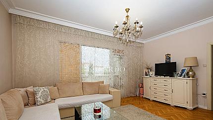 Слънчев просторен тристаен апартамент в Кичука под наем