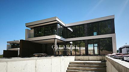 Family house with pool in a paradise complex of houses in the area of Kambanite