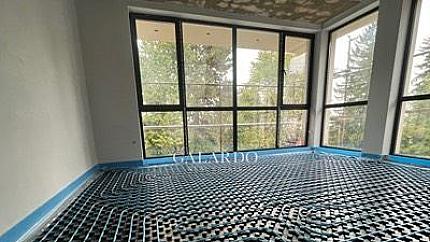 Beautiful house with a private yard in Bistritsa