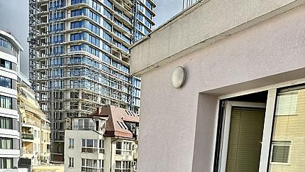 Обзаведен апартамент с две спални до Южен парк и метро, кв. Лозенец