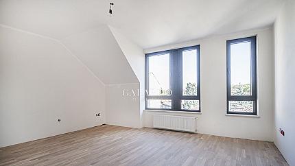 Многостаен апартамент с уникални гледки на ул. "Цар Асен II"