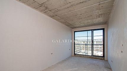 Прекрасен тристаен апартамент с две спални в Кръстова вада